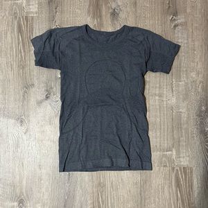 Gray lululemon top
